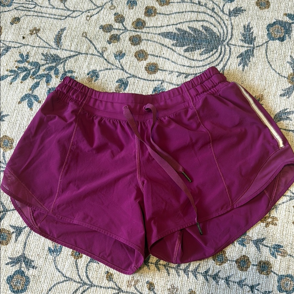 Lululemon Athletica hotty hot short in chilled grape
